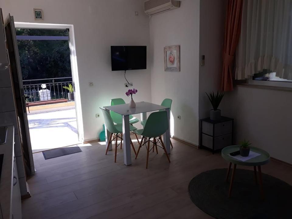 Apartments Viki Trogir Luaran gambar