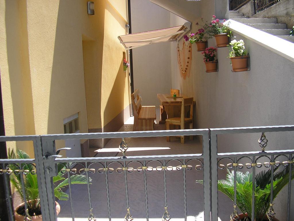 Apartments Viki Trogir Luaran gambar