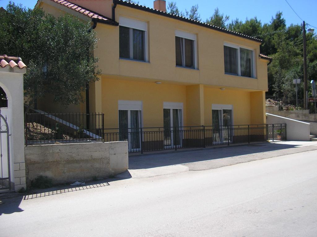 Apartments Viki Trogir Luaran gambar
