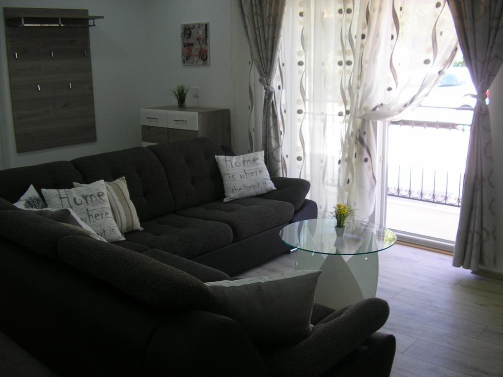 Apartments Viki Trogir Luaran gambar