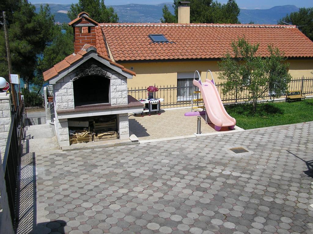 Apartments Viki Trogir Luaran gambar