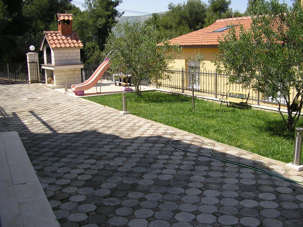 Apartments Viki Trogir Luaran gambar