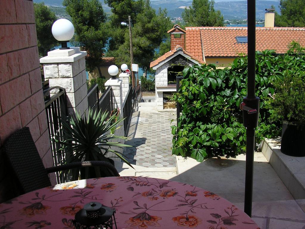 Apartments Viki Trogir Luaran gambar