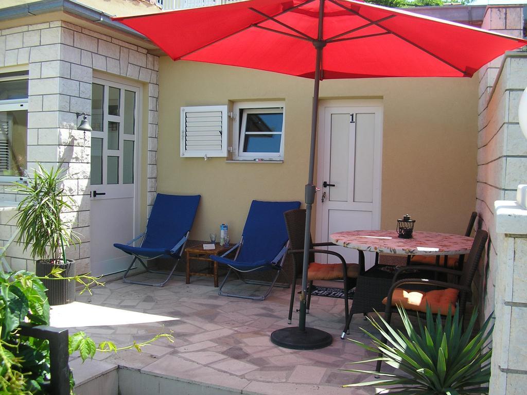 Apartments Viki Trogir Luaran gambar