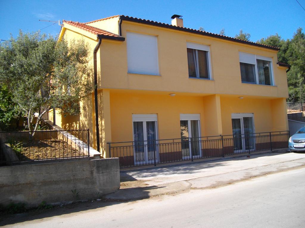 Apartments Viki Trogir Luaran gambar
