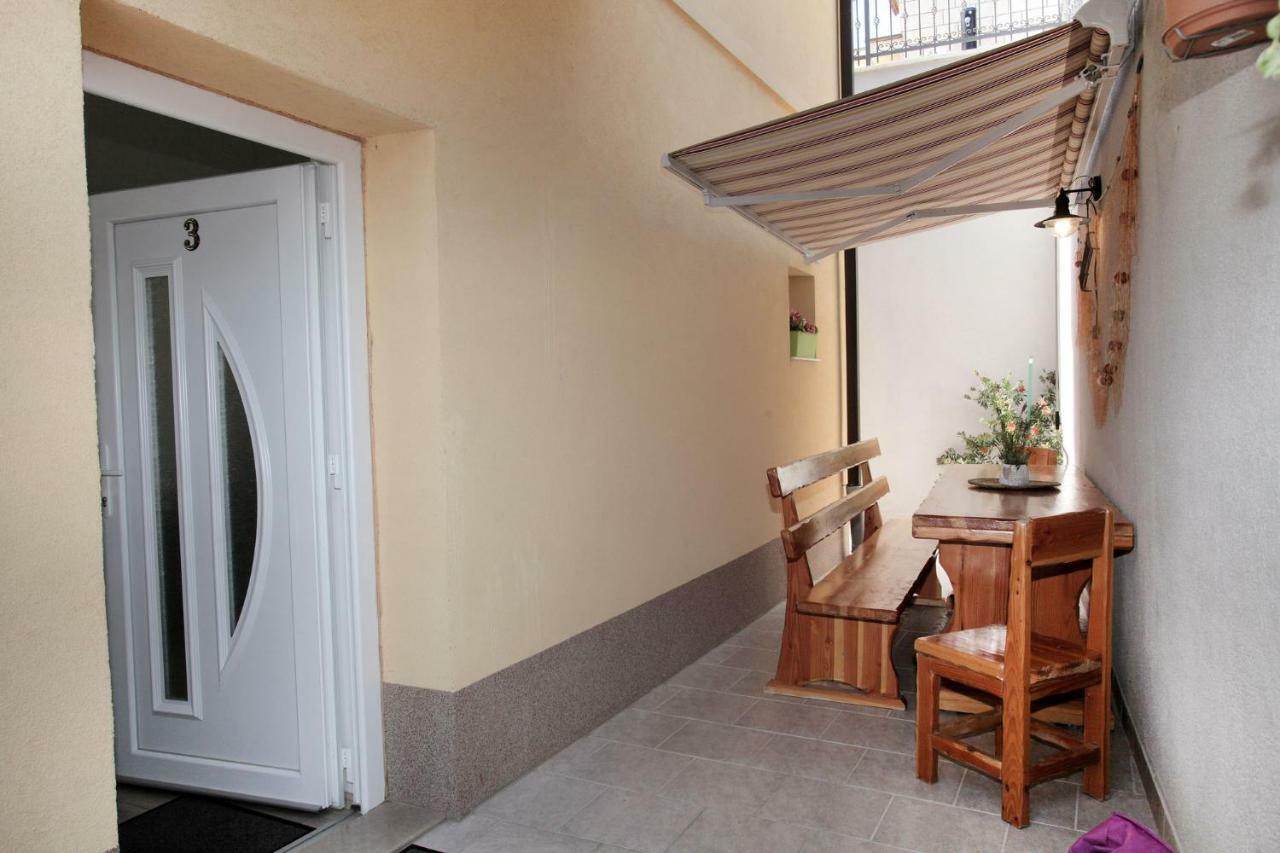 Apartments Viki Trogir Luaran gambar